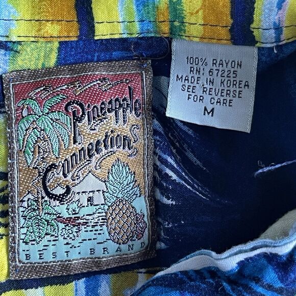 Pineapple Connection Mens Hawaiian Shirt Medium Button Up Rayon Multicolor Camp - Picture 3 of 7